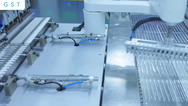 自动化生产线与半自动生产线：本质区别与选择要点